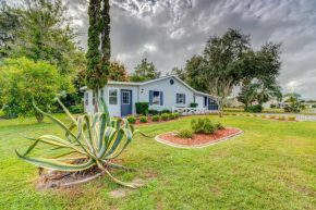 Peaceful Lady Lake Home with Screened-In Porch!
